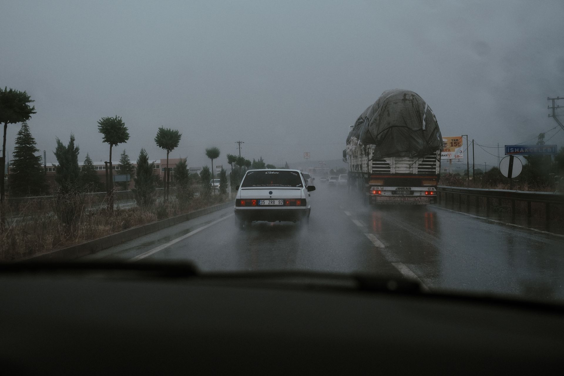 Vehicles on a rainy road
