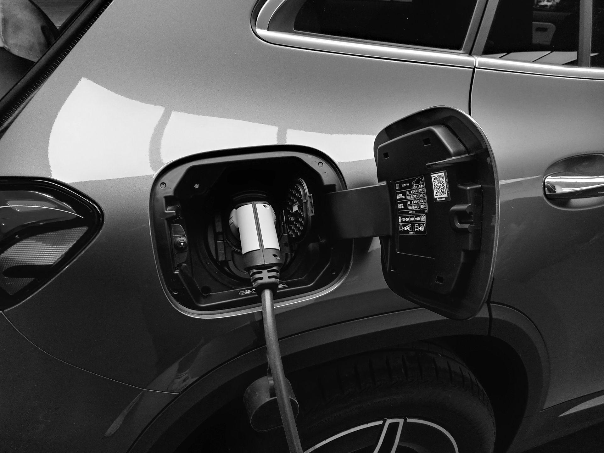 A hybrid battery getting charged in Bossier City